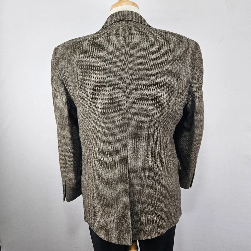 JOS A BANK Men's Tweed Sport Coat Blazer Two Button Brown Herringbone Wool 42R
